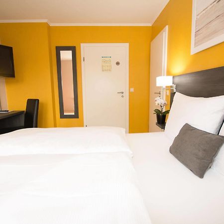 Bivius Hotel Restaurant Luxembourg Strassen Eksteriør bilde