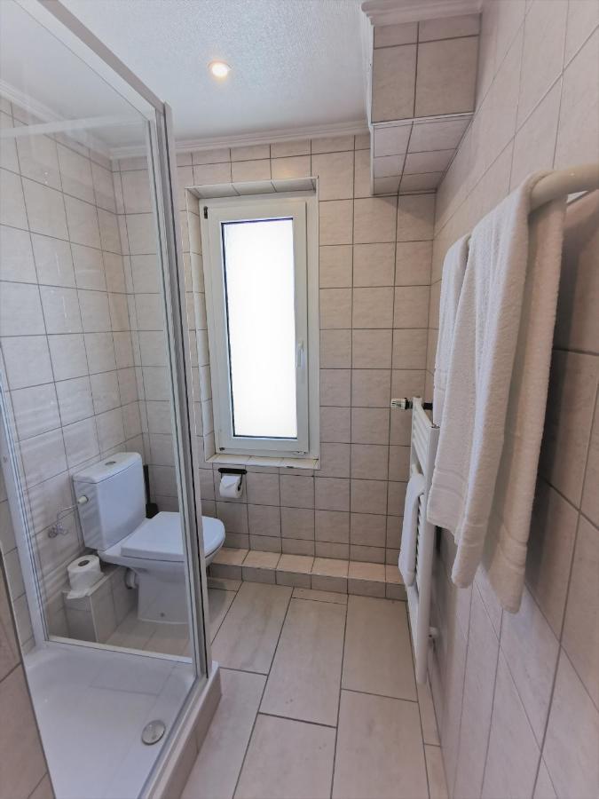 Bivius Hotel Restaurant Luxembourg Strassen Eksteriør bilde
