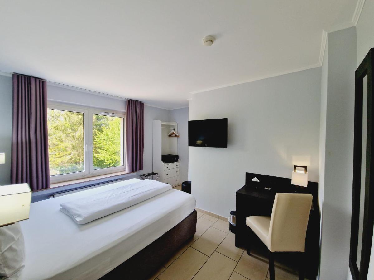 Bivius Hotel Restaurant Luxembourg Strassen Eksteriør bilde