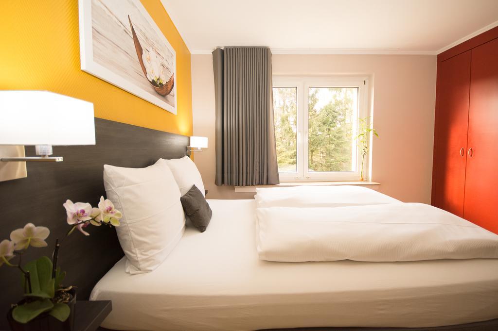 Bivius Hotel Restaurant Luxembourg Strassen Eksteriør bilde