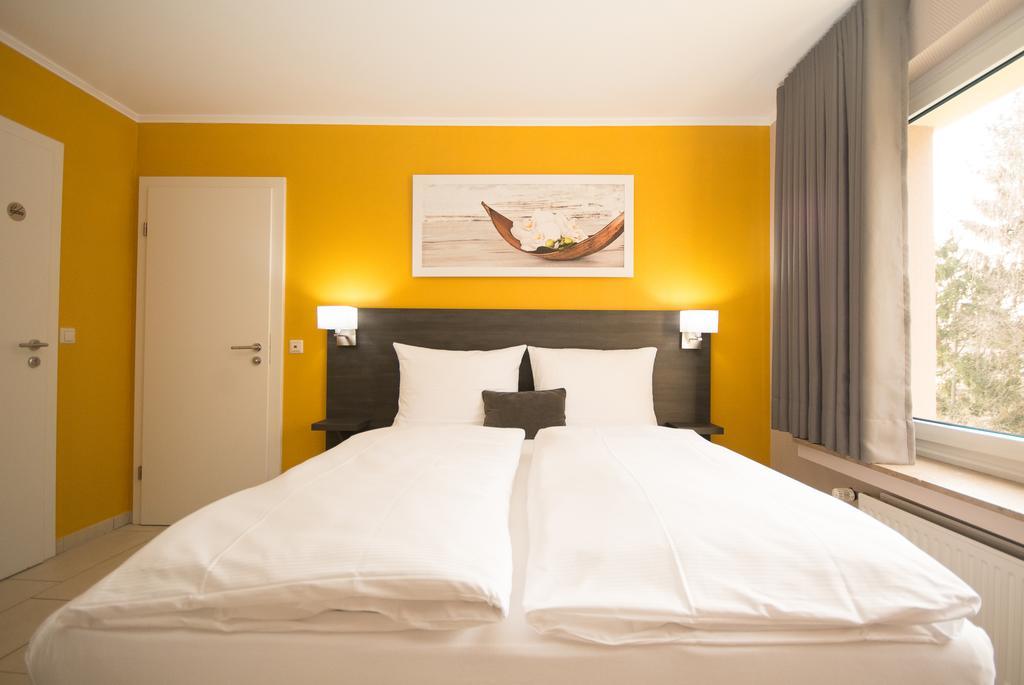 Bivius Hotel Restaurant Luxembourg Strassen Eksteriør bilde
