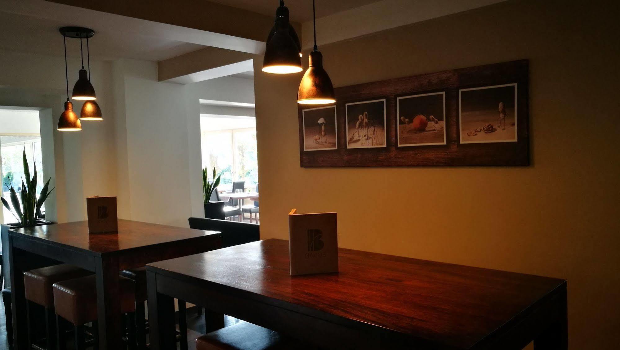 Bivius Hotel Restaurant Luxembourg Strassen Eksteriør bilde